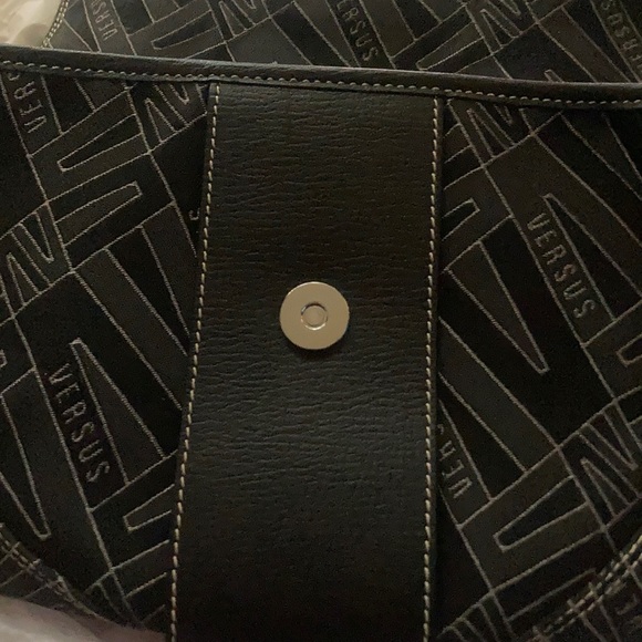 Versace purse - Picture 4 of 9